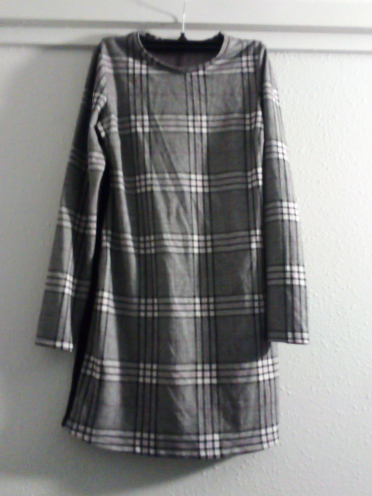 Robe grise � rayures noires et roses 5 Mondeville (14)