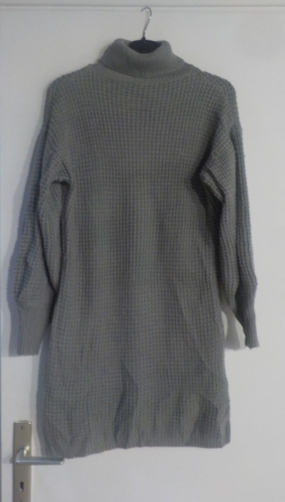 ROBE GRISE COL ROULE MANCHES LONGUES SHEIN T36
5 Bubry (56)