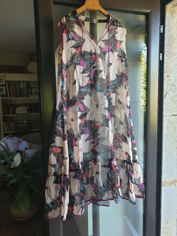 Robe � grosses fleurs, l�g�re, � volants, bretelles, vintage 0 Mouxy (73)