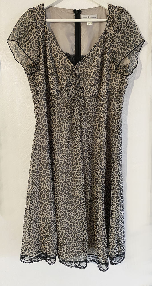 Robe habill�e L�opard 12 Sanguinet (40)