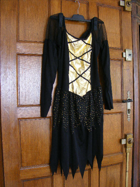 robe halloween 0 Saint-Saturnin-l�s-Apt (84)