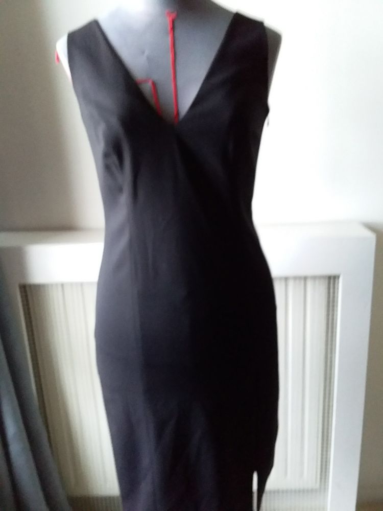 Robe HUGO BOSS 20 Bobigny (93)