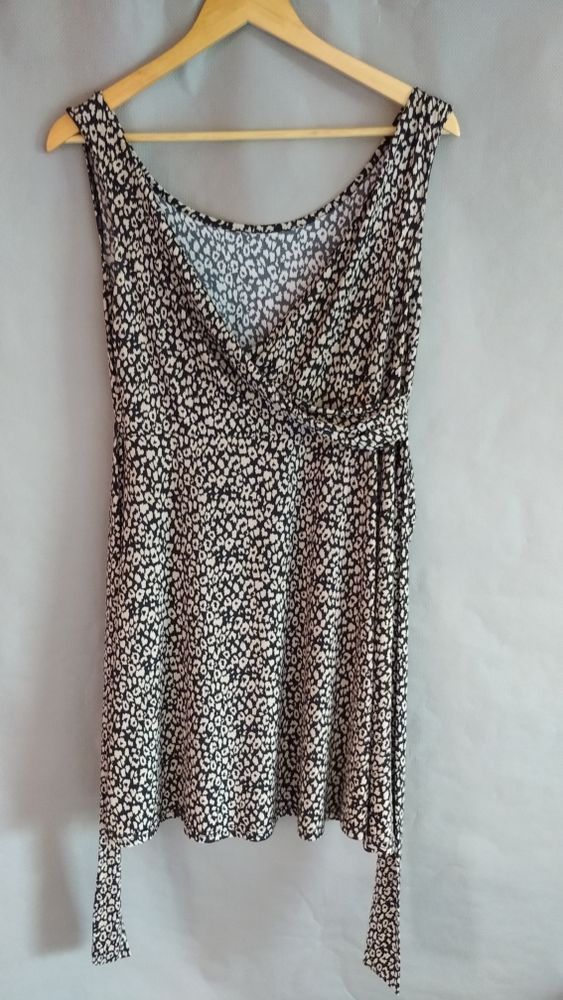 robe imprim�e . taille M . agr�able � porter, ne se repasse pas 8 Beaumont-Hague (50)