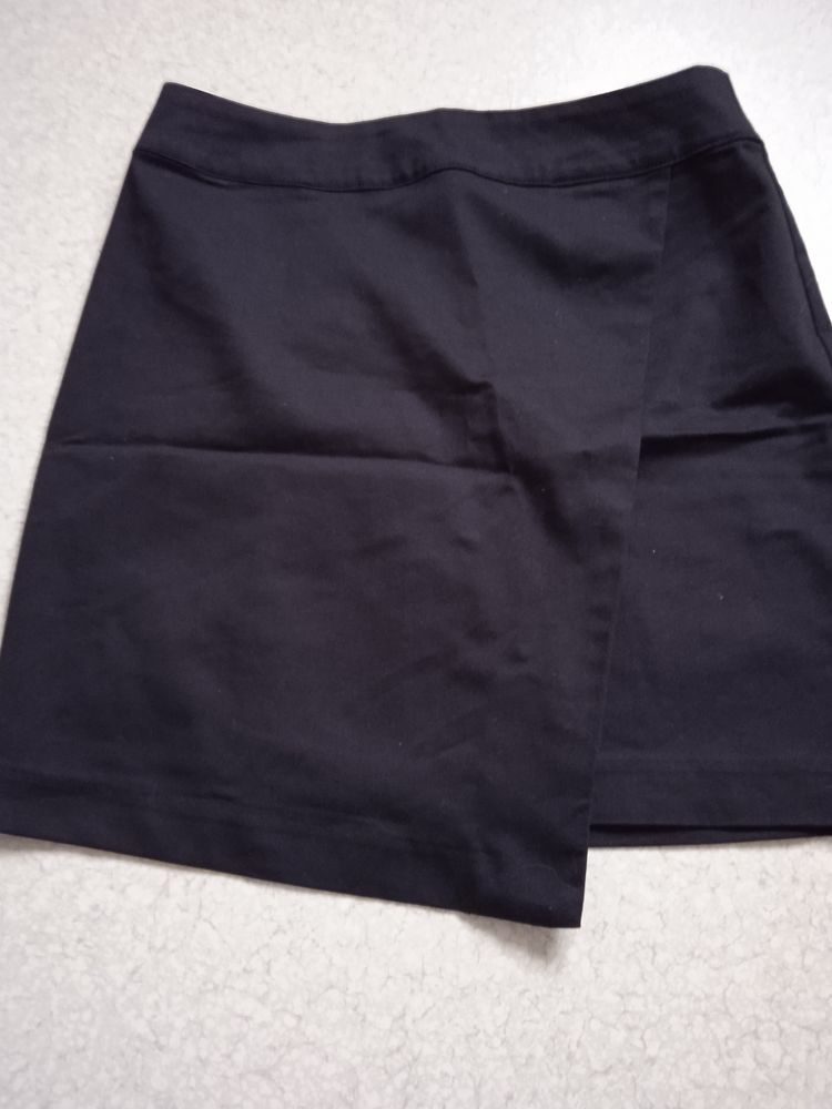 Robe et jupe 36 et robe fleur 38 5 Clermont-Ferrand (63)