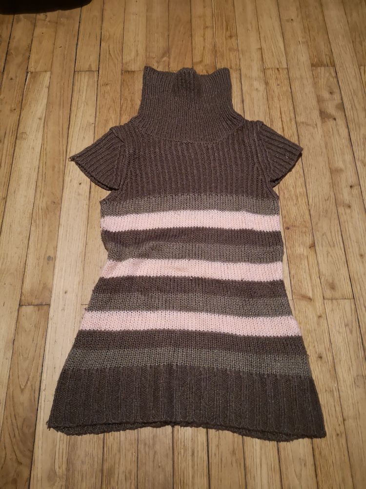 AN (19) - 8 ans - Robe en laine  Vynil Fraise  2 Paris 13 (75)