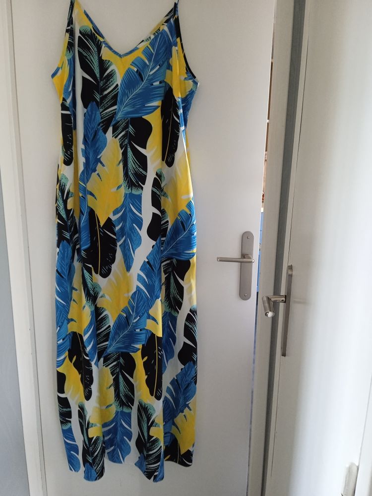 robe longue � bretelles �tat neuf 12 Valognes (50)