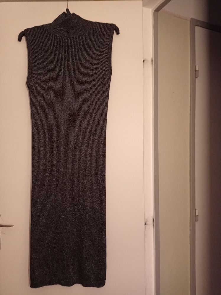 Robe longue col montant 12 Illiers-Combray (28)