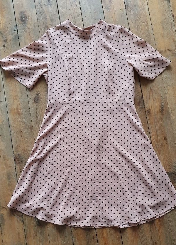 Robe � manches rose p�le et � pois noirs 5 Monistrol-sur-Loire (43)
