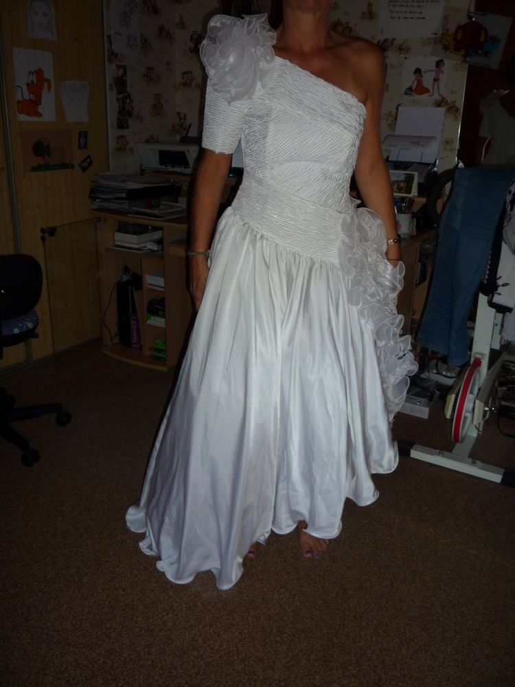 Robe de mari�e de fabrication italienne neuve sans �tiquette 200 Collonges-sous-Sal�ve (74)