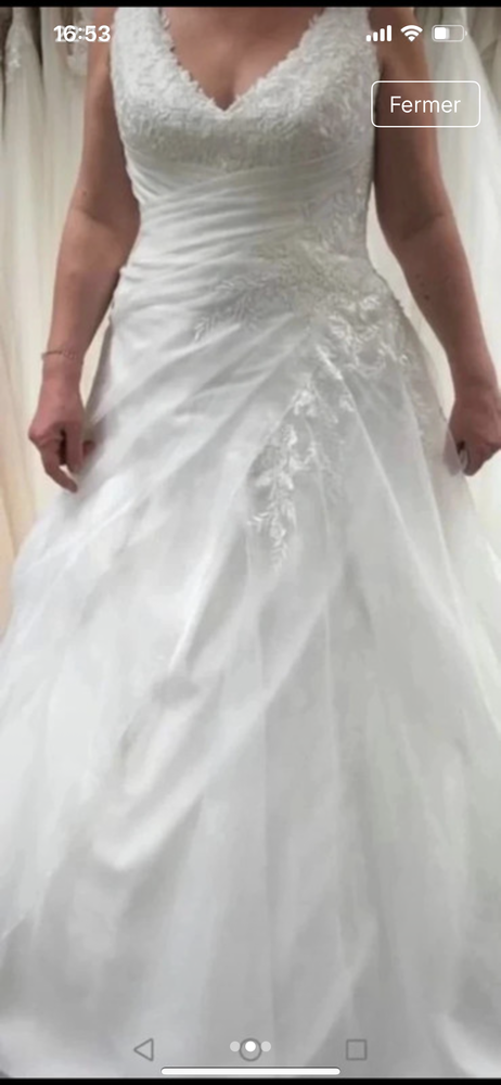 Robe de mari�e m�lusine 650 La Barre (39)