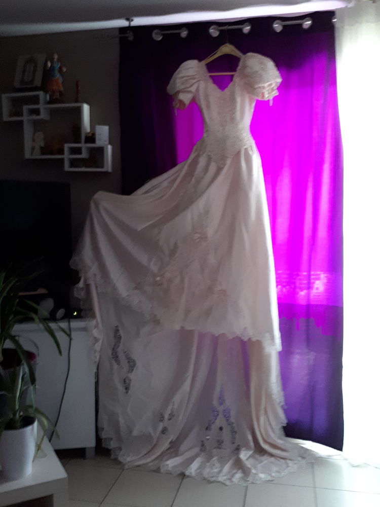 Robe de mari�e rose p�le 250 Aucamville (31)