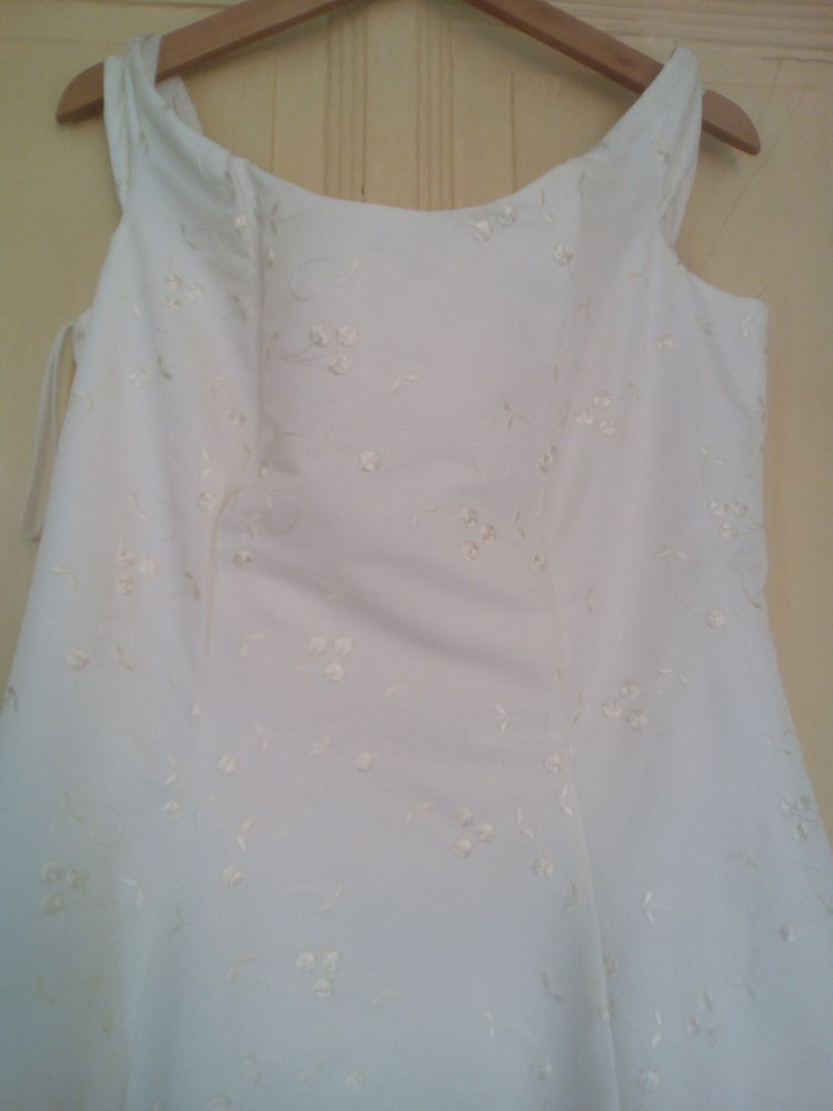 Robe de mari�e et de soir�e
390 Bourg-de-Thizy (69)