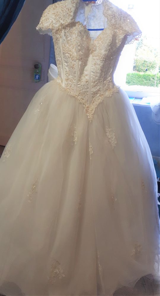 robe de mariée 350 Salaise-sur-Sanne (38)