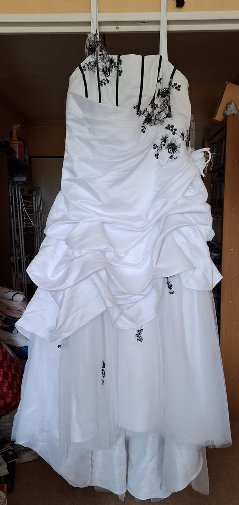 Robe de mari�e 350 �caillon (59)