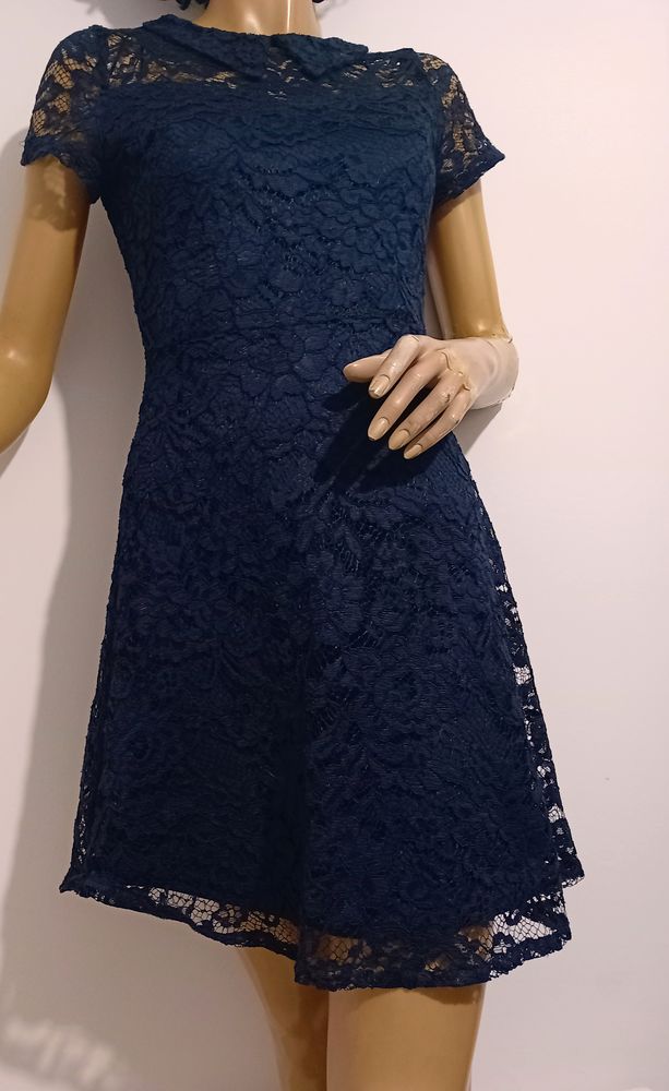 ? Robe midi taille 38 Dentelle marine�l�gante robe en dente 14 Gap (05)