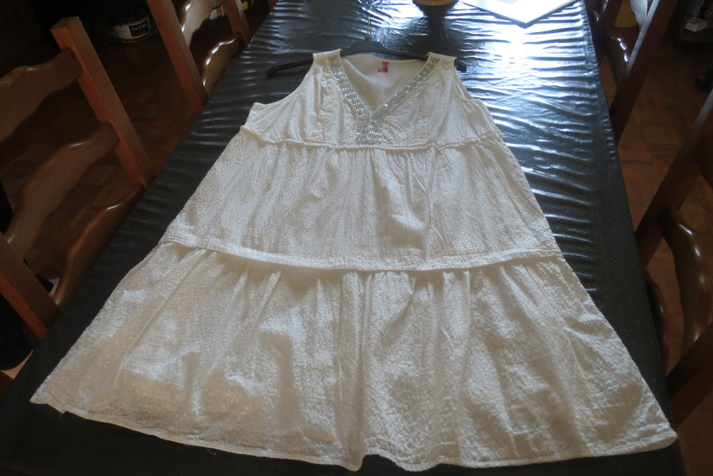  ROBE MISS CAPTAIN  TAILLE 48
52 Cossaye (58)