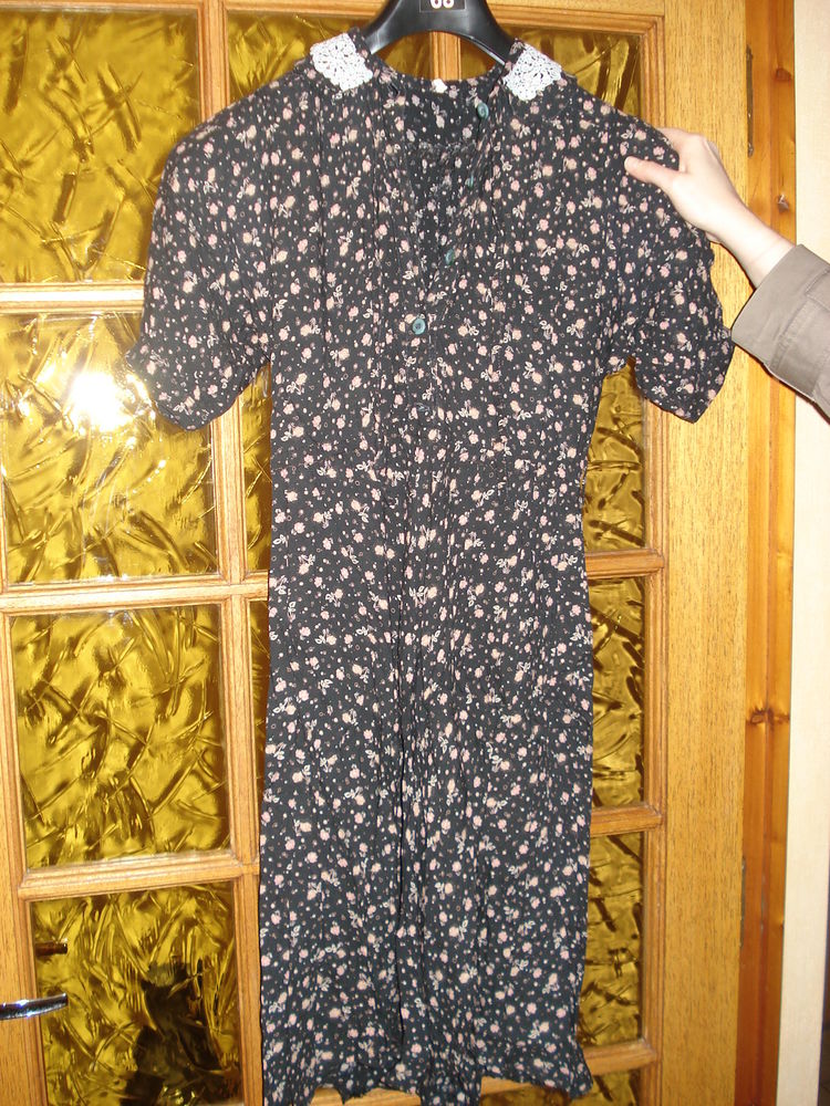 robe noire avec motifs VINTAGE 10 M�rignies (59)