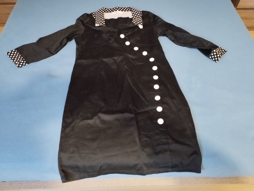 ROBE NOIRE ET BLANCHE 9 Brie-Comte-Robert (77)