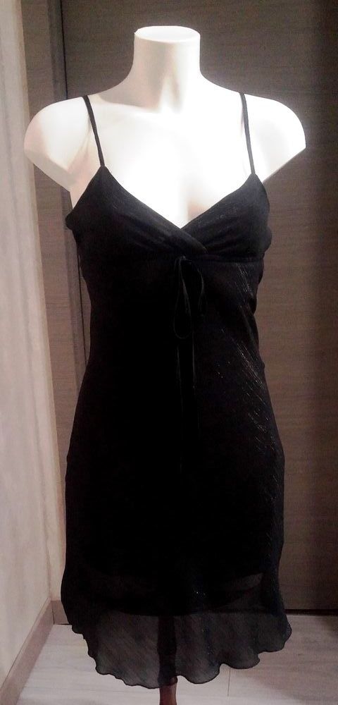 robe noire: au choix
autres mod�les dispo, demandez photos 4 Florange (57)