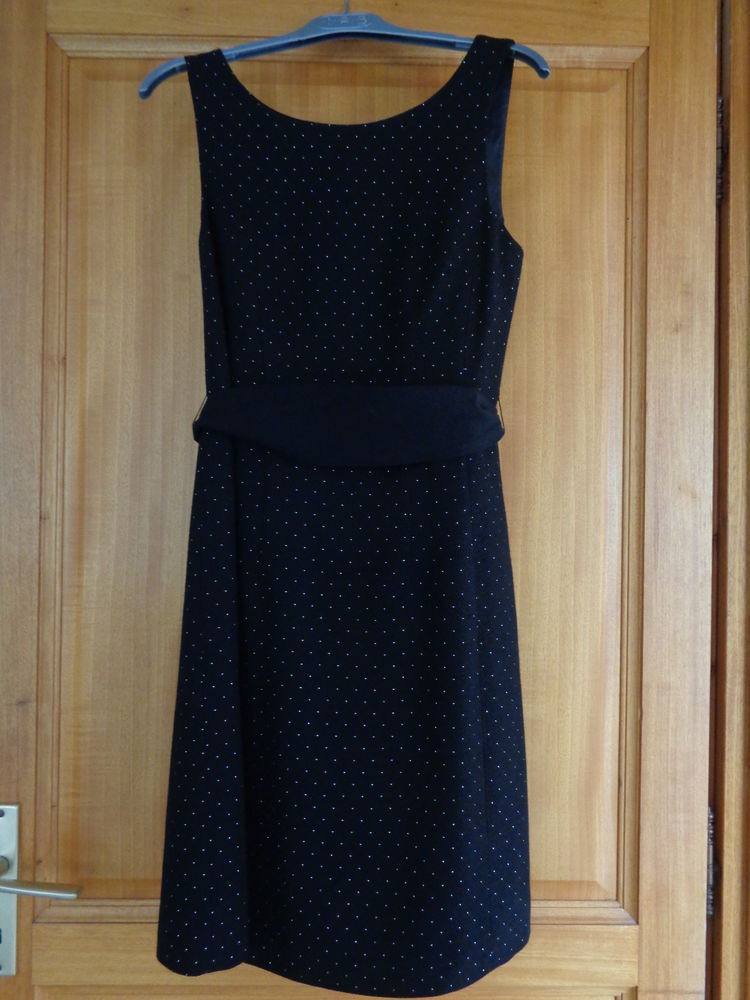 Robe noire habill�e 25 Les Sables-d'Olonne (85)