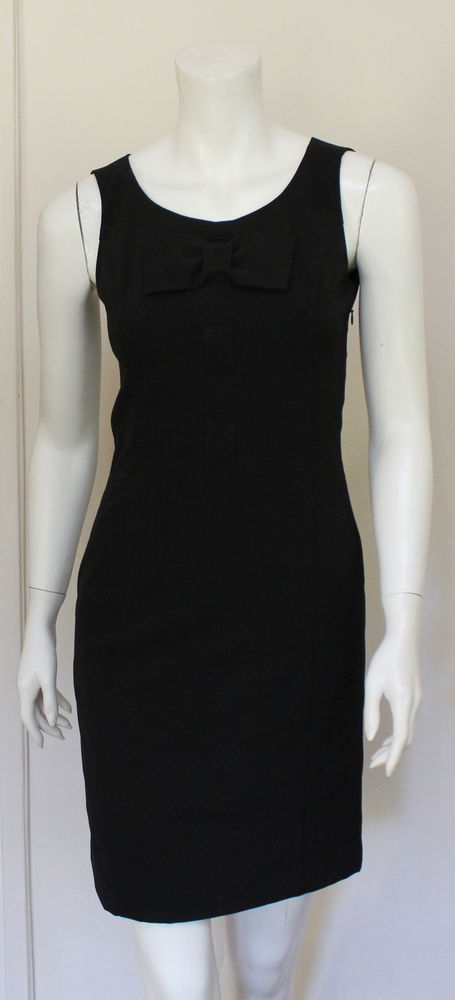 Robe noire MOSCHINO
T.S soit 36 Fr 90 Issy-les-Moulineaux (92)