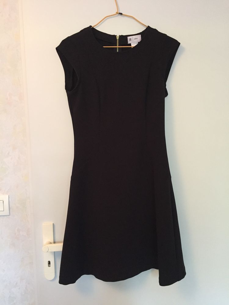 Robe noire sans manches - Taille 34 7 Bourg-en-Bresse (01)