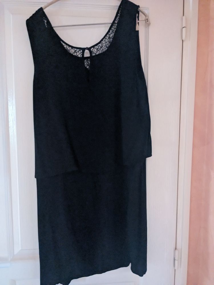 Robe noire sans manches 10 Le Palais-sur-Vienne (87)