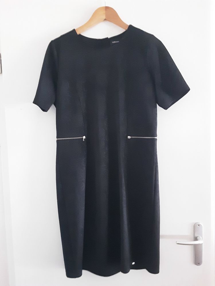 Robe noire 5 Auray (56)
