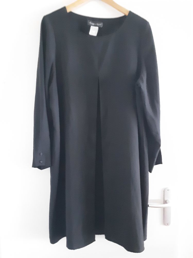 Robe noire 5 Auray (56)