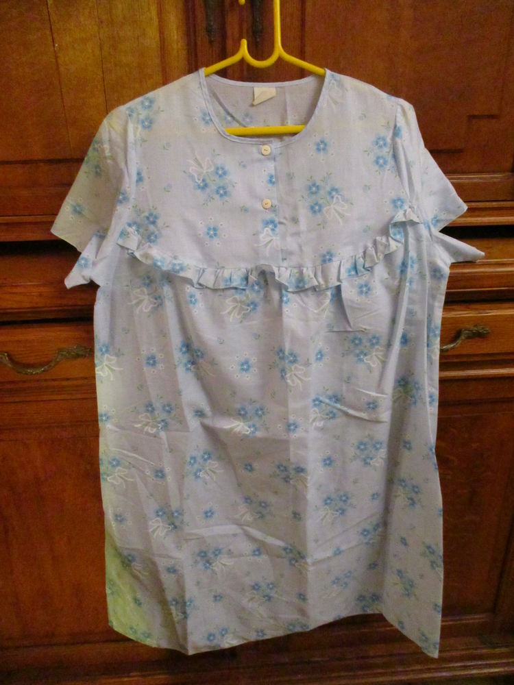 robe de nuit bleu ciel fleurs bleues et blanches 44/46 0 M�rignies (59)