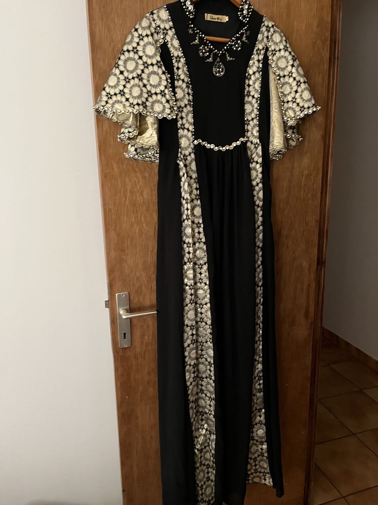 Robe orientale 50 Rougiers (83)