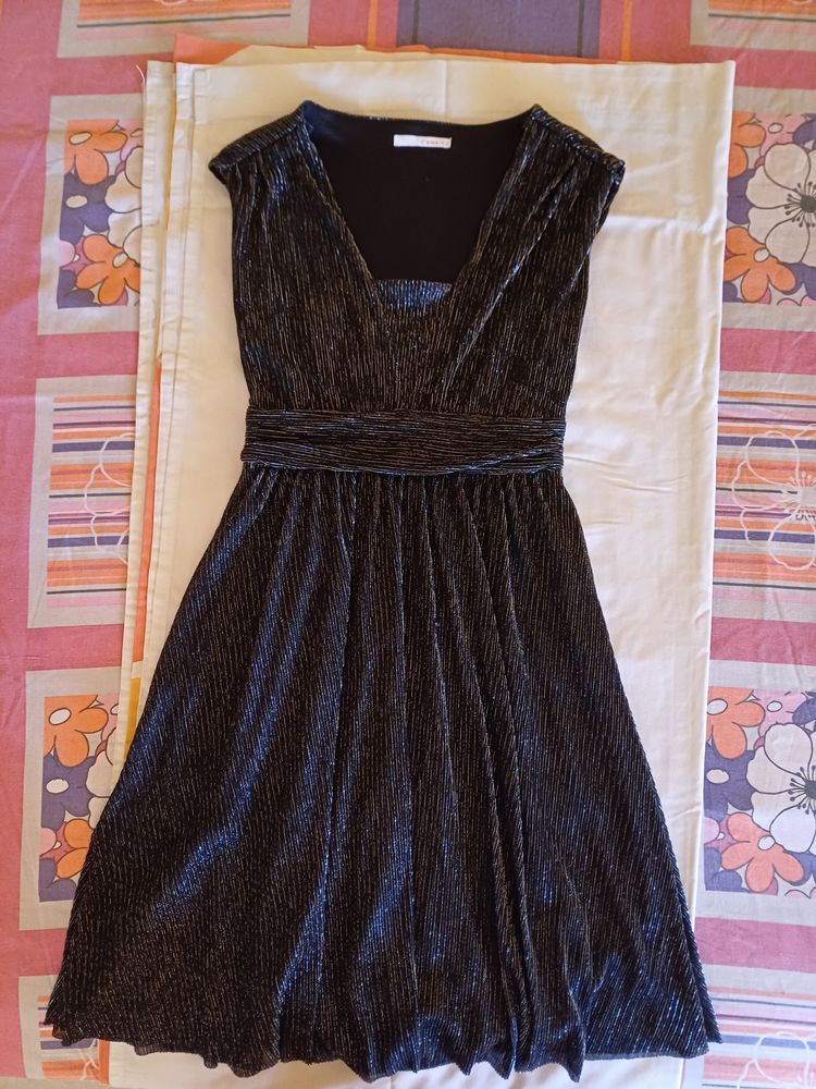 Robe paillet�e noire argent�e 15 Bois de N�fles Saint Paul (97)