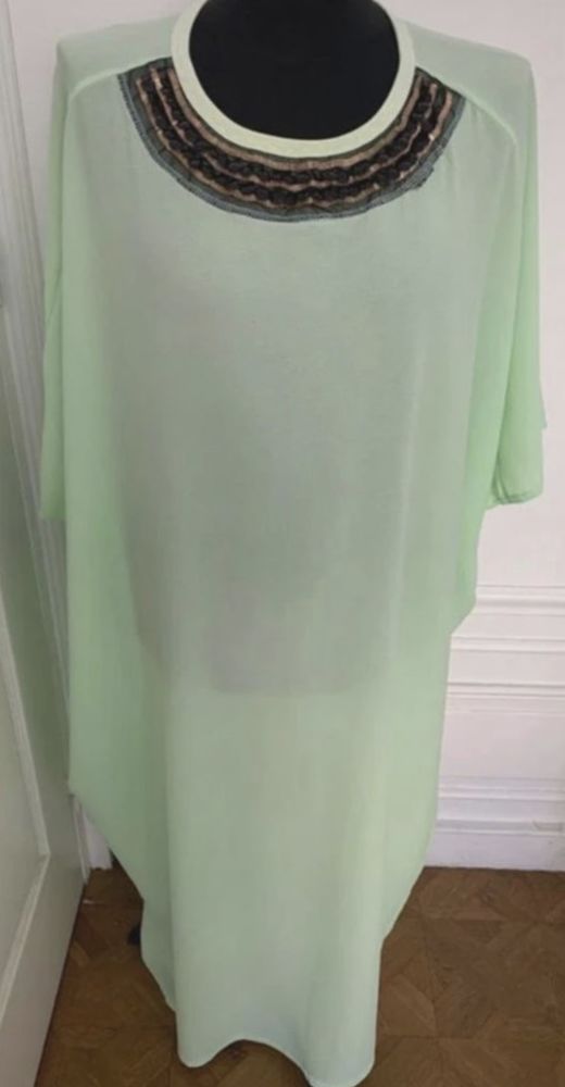 robe papillon taille 56/58 13 Livry-Gargan (93)