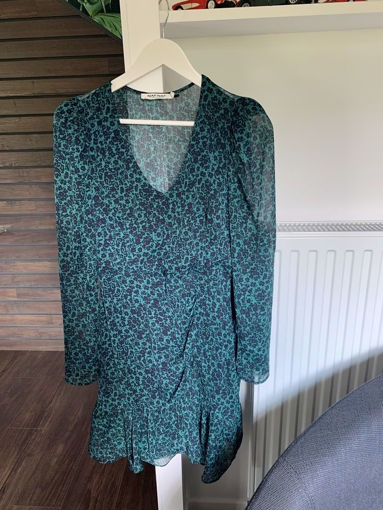 Robe NAF NAF en polyester mise 2, voire 3 fois en polyester, 40 Courdimanche (95)