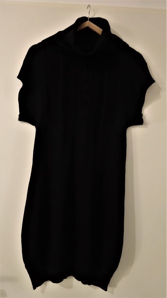 Robe-pull noire Red Seal S + cache-cou 10 Saint-Laurent-du-Var (06)