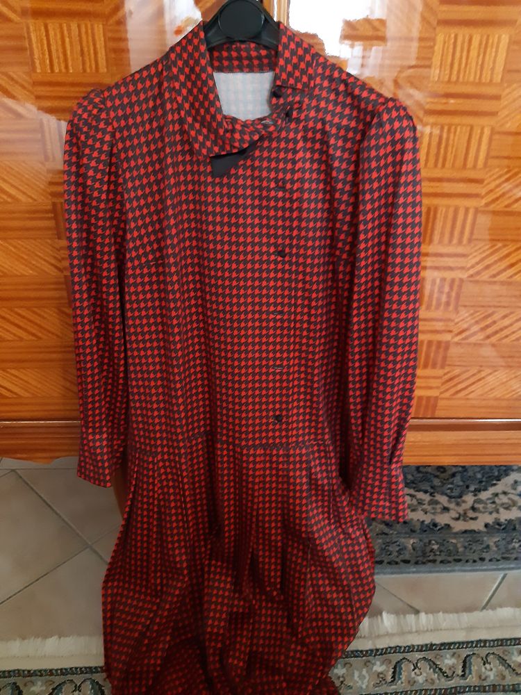 Robe rouge taille 40 22 Saint-Quentin (02)