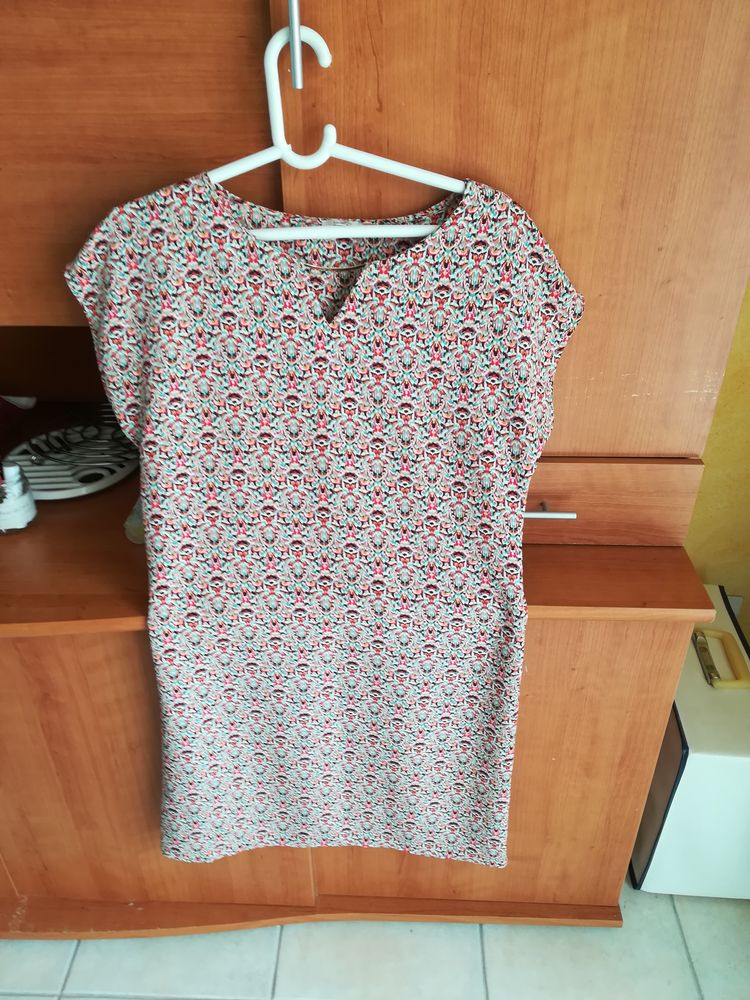 ROBE rouge et verte 10 La Paquelais (44)