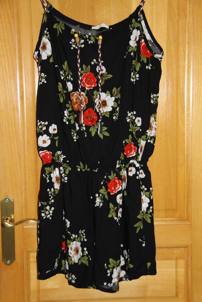 robe-SHORT TAILLE L
NEUF AVEC �tiquette
25 Hallennes-lez-Haubourdin (59)