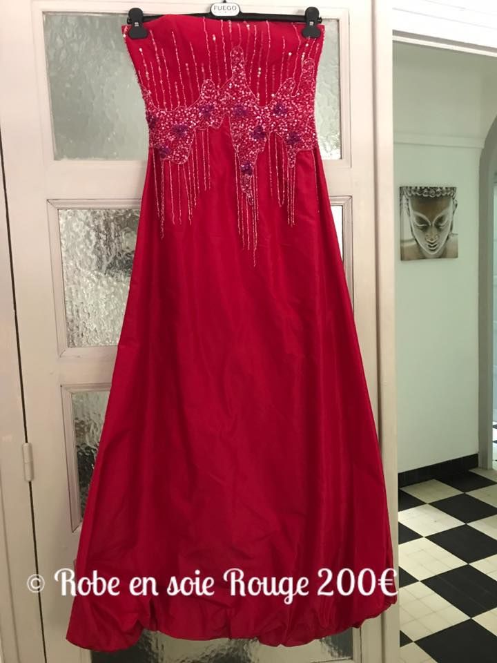 ROBE EN SOIE ROUGE 200 Dijon (21)