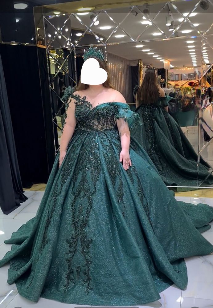 Robe de soir�e princesse Fian�aille avec couronne 1200 Gleiz� (69)