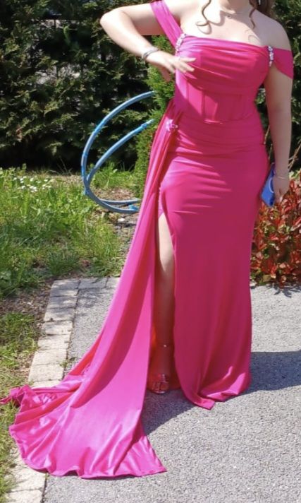 Robe soir�e 20 Gex (01)