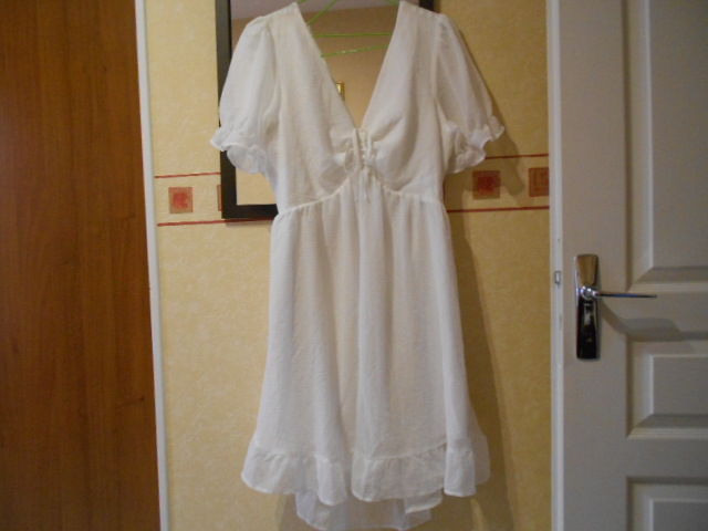 robe dos nu taille 44 15 Saint-Donat-sur-l'Herbasse (26)