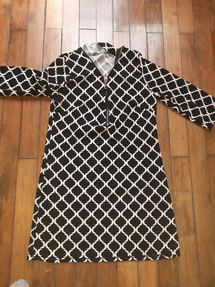 robe ou tunique avec fermeture �clair sur le devant �tat neuf taille S 5 Paris 20 (75)