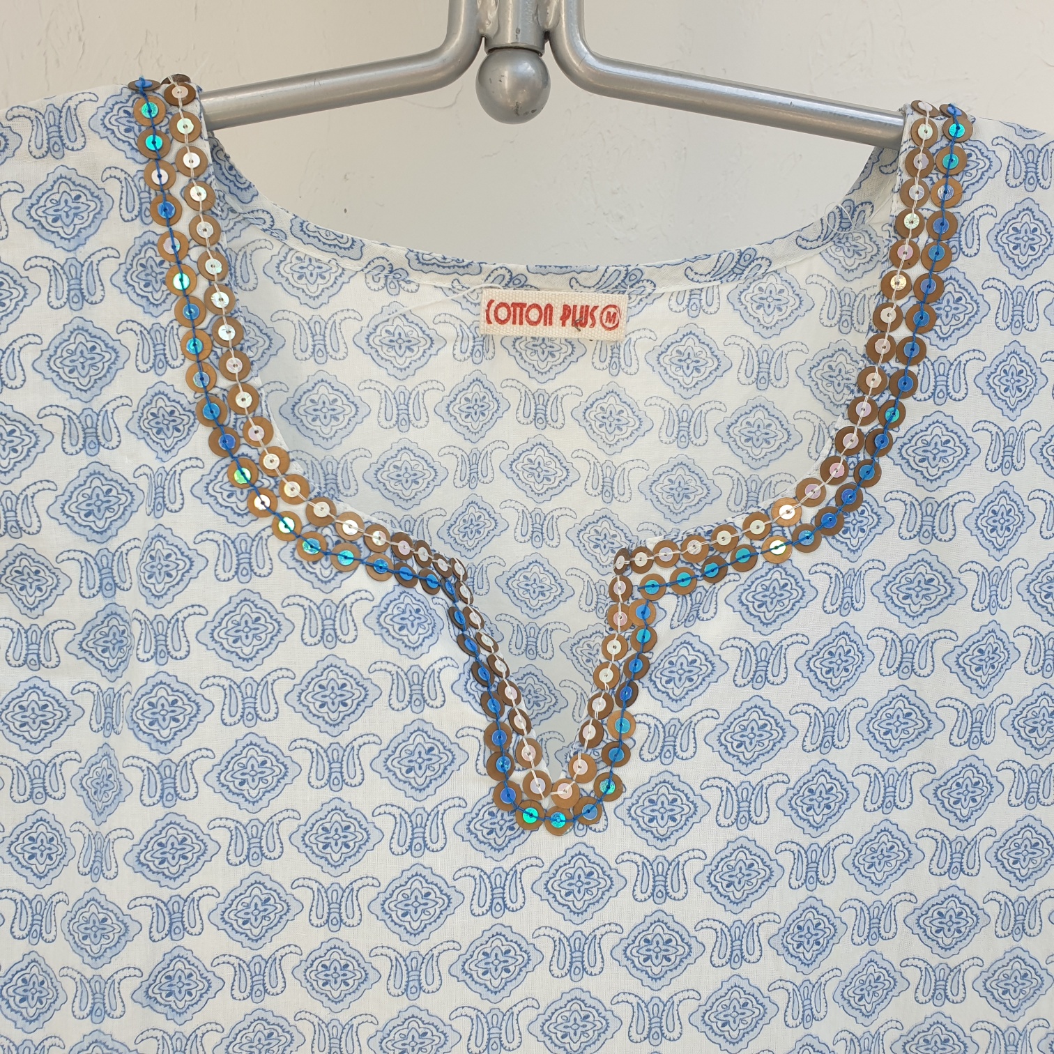 Robe/ Tunique Bleue et blanche avec sequins T M 15 Antony (92)