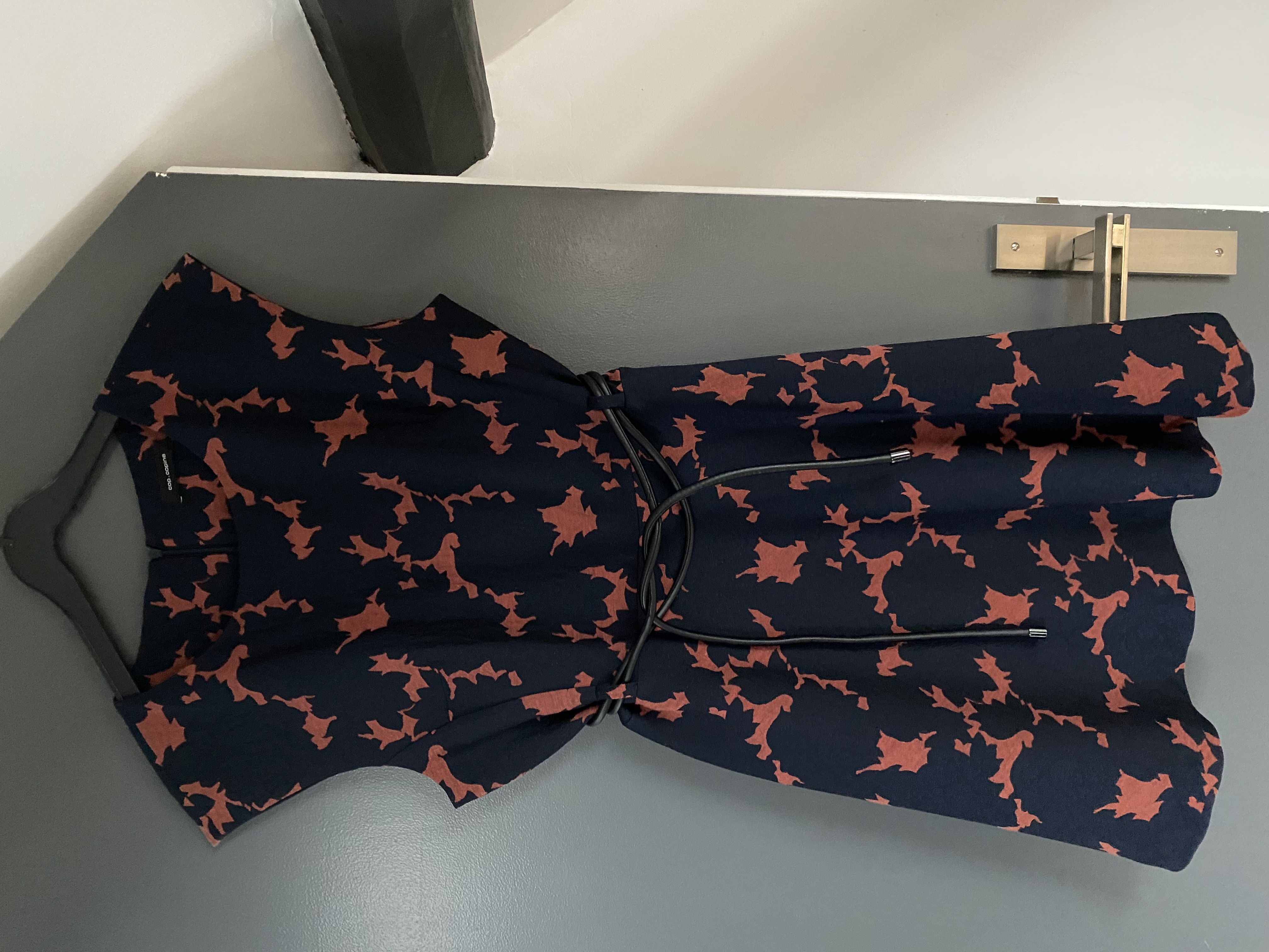 Robe Vaucluse Cop Copine
30 Avesnes-les-Aubert (59)