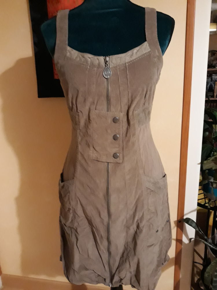 Robe en velours marron - Clara Vitti - Taille 38 15 Livry-Gargan (93)