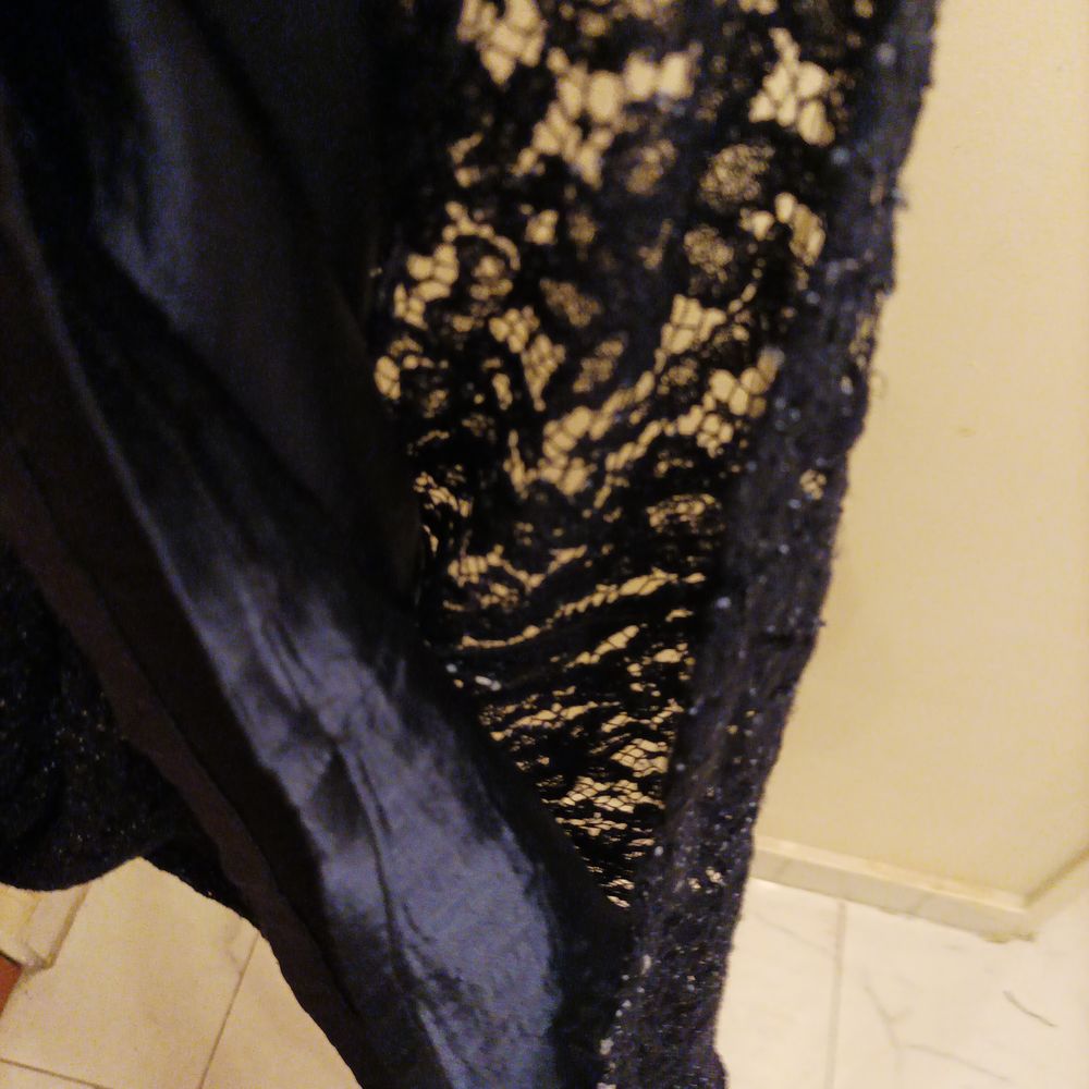 Robe v�ritable dentelle sur doublure bleue marine taille 46 45 Levallois-Perret (92)