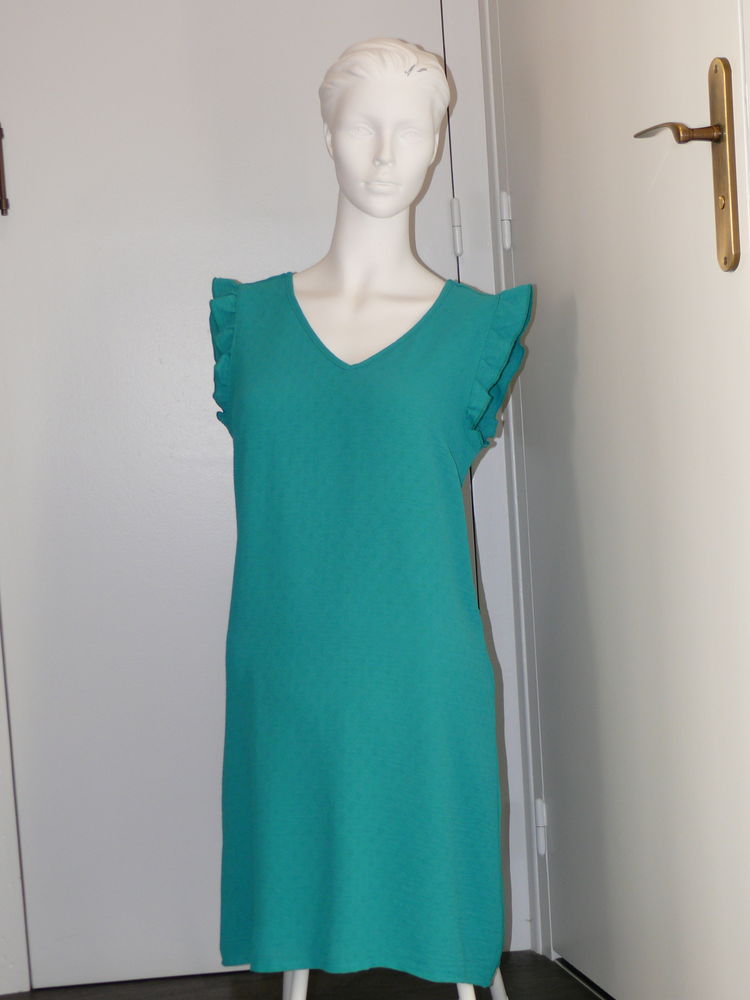 Robe verte  ARMAND THIERY  12 Saintes (17)