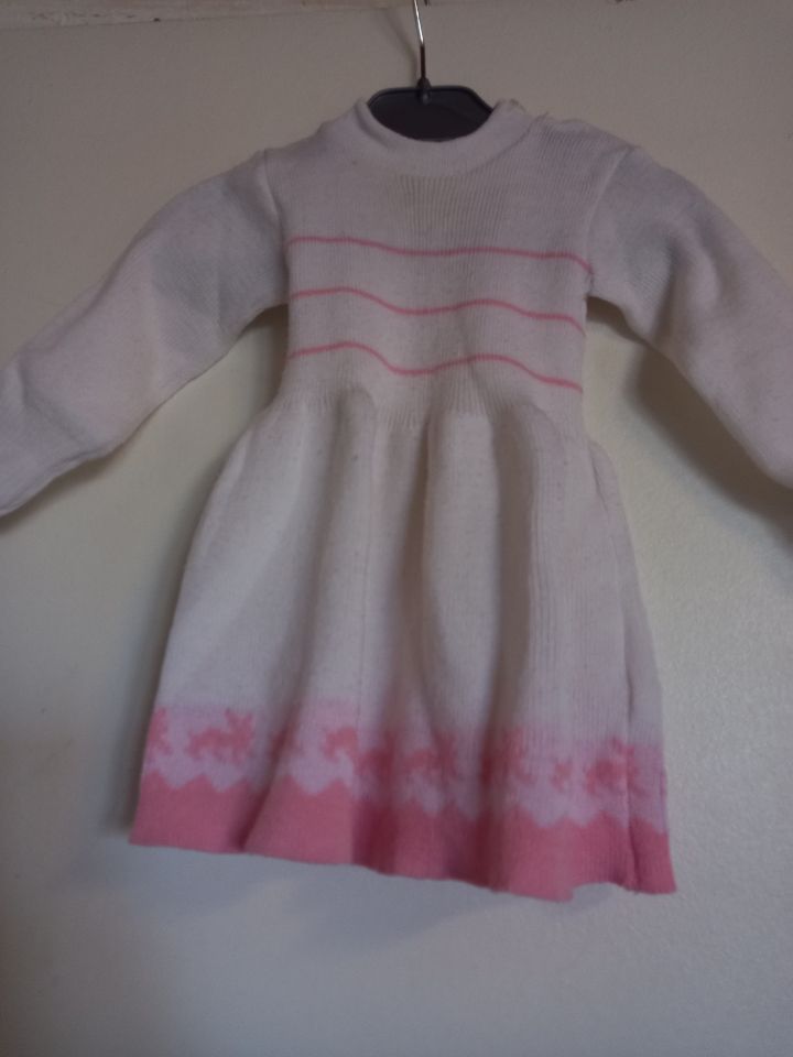 Robe vintage rose et blanche 12 mois 3 Villiers (86)