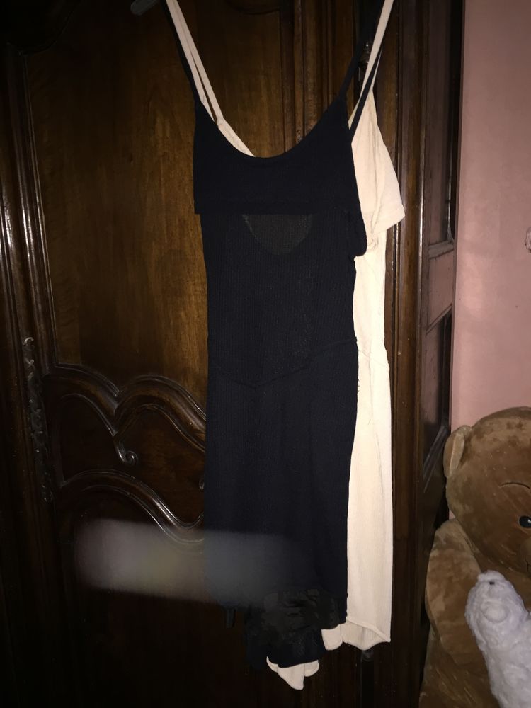 2 robes en jersey ALAIA :une noire l'autre beige 300 Saint-Germain-Lespinasse (42)